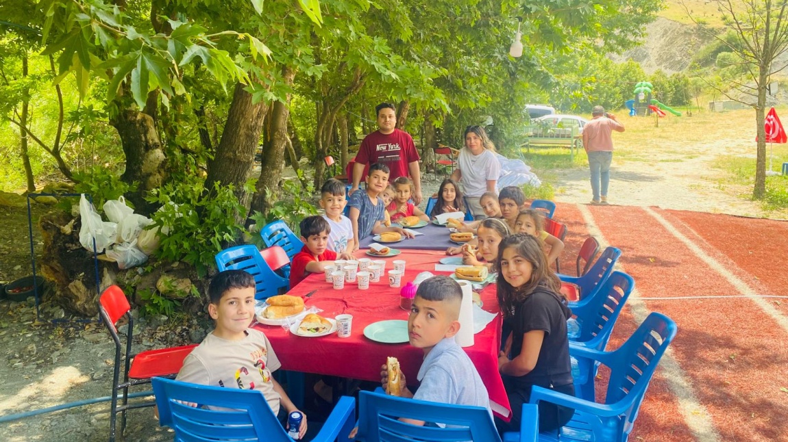Sınıf pikniği yaptık.